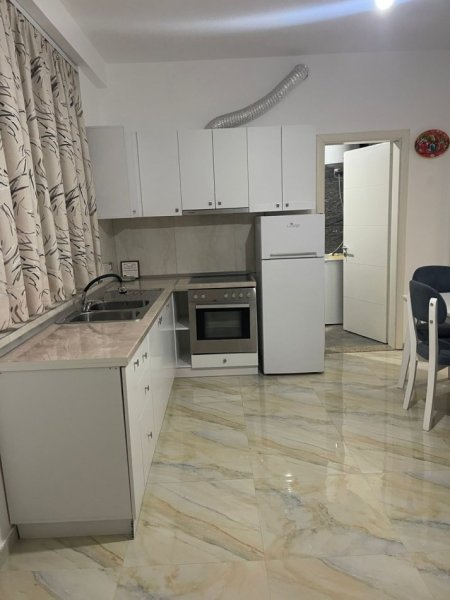Tirane, jepet me qera apartament 1+1+Ballkon Kati 3, 65 m² 350 € (Teodor Keko)