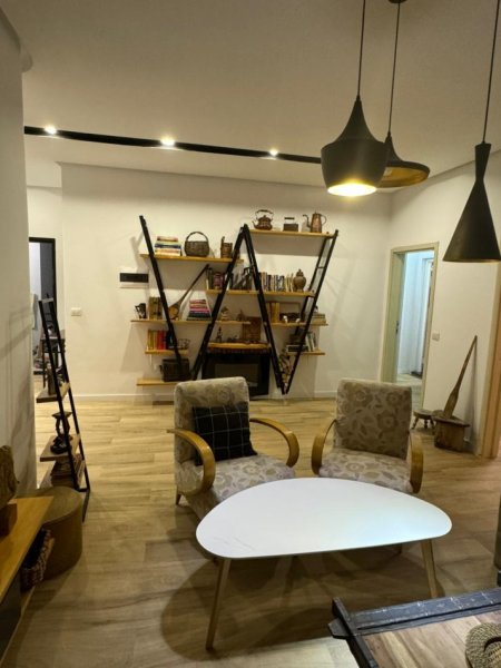 Tirane, jepet me qera apartament 2+1+Ballkon Kati 7, 114 m² 800 € (Ish Stacioni i Trenit ,Rruga Karl Gega)