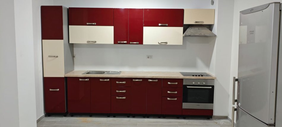 Tirane, jepet me qera apartament 3+1+Ballkon Kati 3, 120 m² 460 € (5 Maji)
