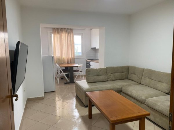 Tirane, jepet me qera apartament 2+1 Kati 3, 76 m² 430 € (Rruga Kongresi Manastirit)