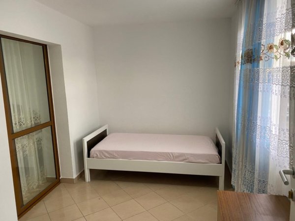 Tirane, jepet me qera apartament 2+1 Kati 3, 76 m² 430 € (Rruga Kongresi Manastirit)
