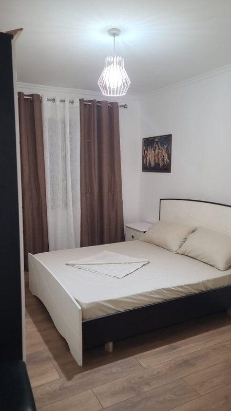 Tirane, jepet me qera apartament 3+1 Kati 3, 81 m² 700 € (Rruga Dervish Hekali)