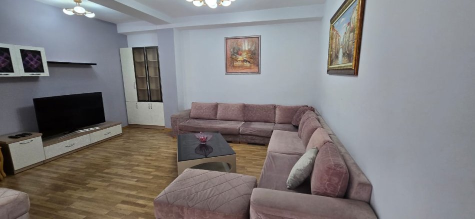 Tirane, jepet me qera Vile 3+1+Ballkon , 266 m² 1.350 € (Rruga Jordan Misja)