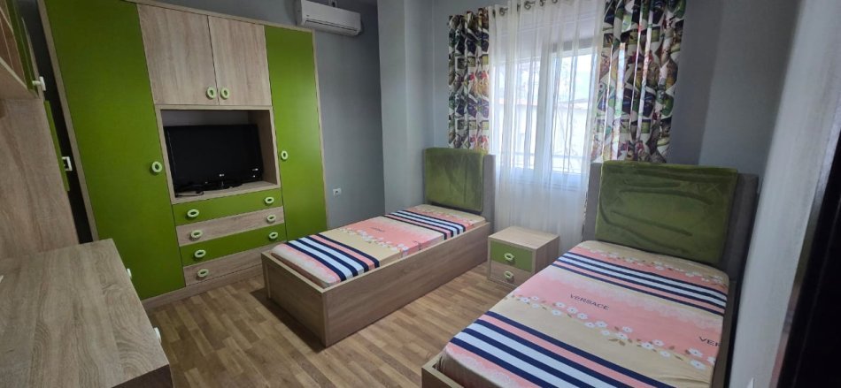 Tirane, jepet me qera Vile 3+1+Ballkon , 266 m² 1.350 € (Rruga Jordan Misja)