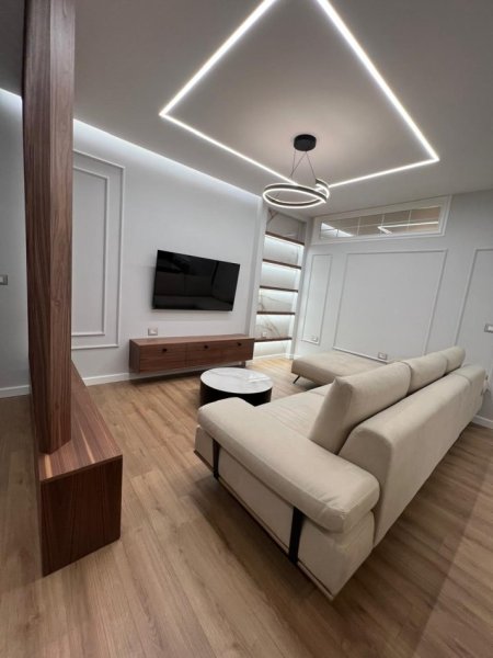 Tirane, jepet me qera apartament 2+1+Ballkon Kati 5, 77 m² 900 € (Rruga Saraceve)
