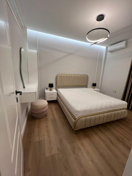 Tirane, jepet me qera apartament 2+1+Ballkon Kati 5, 77 m² 900 € (Rruga Saraceve)