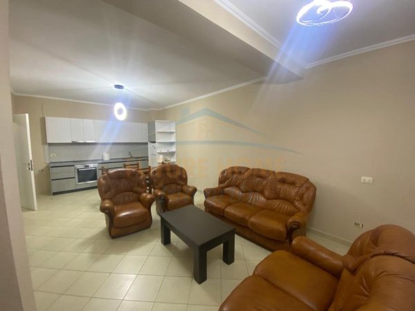 Tirane, jepet me qera apartament 1+1 Kati 4, 70 m² 350 € (Fresk)