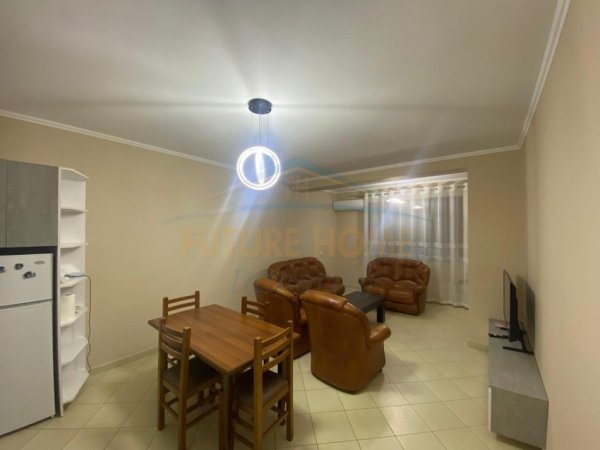 Tirane, jepet me qera apartament 1+1 Kati 4, 70 m² 350 € (Fresk)