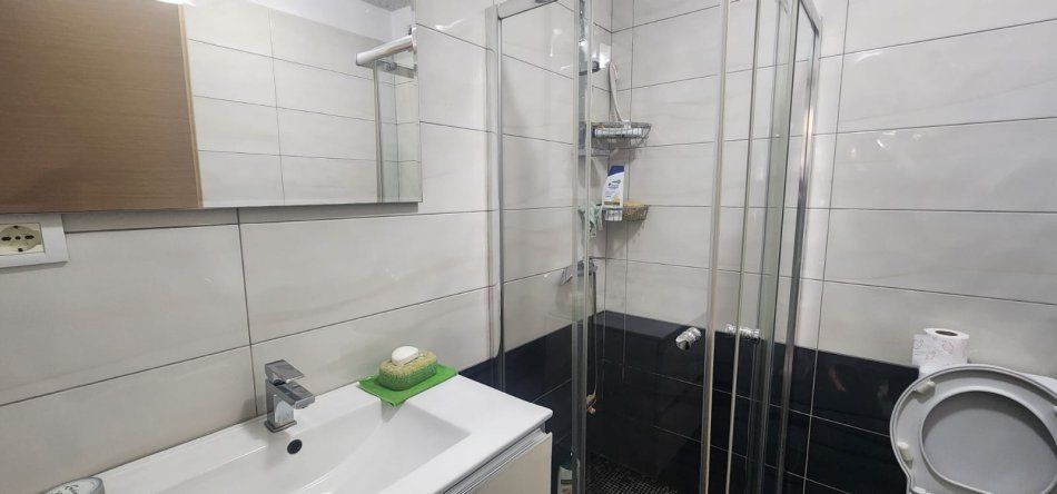 Tirane, shitet apartament 2+1+Ballkon Kati 3, 101 m² 135.000 € (tek Fresku)