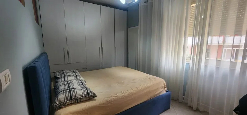 Tirane, shitet apartament 2+1+Ballkon Kati 3, 101 m² 135.000 € (tek Fresku)