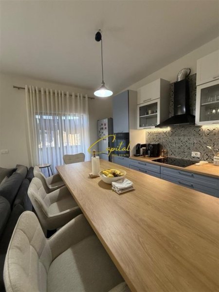 Tirane, shitet apartament 1+1 Kati 6, 71 m² 110.000 € ( KINOSTUDIO)