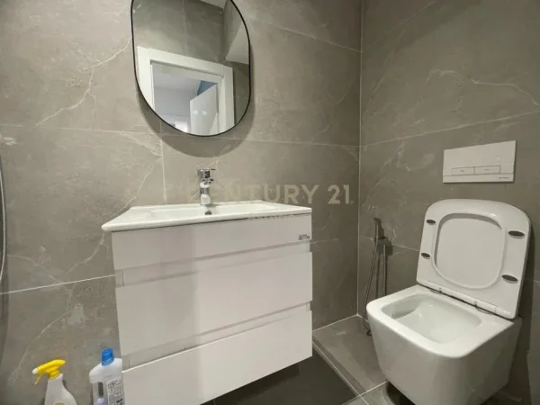 Tirane, shitet apartament 1+1 Kati 5, 28 m² 89.000 € 
