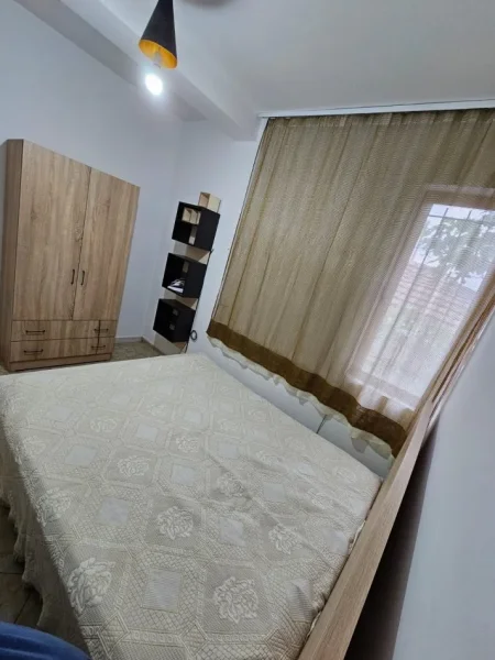 Tirane, jepet me qera apartament 1+1 Kati 1, 60 m² 400 € (selite)