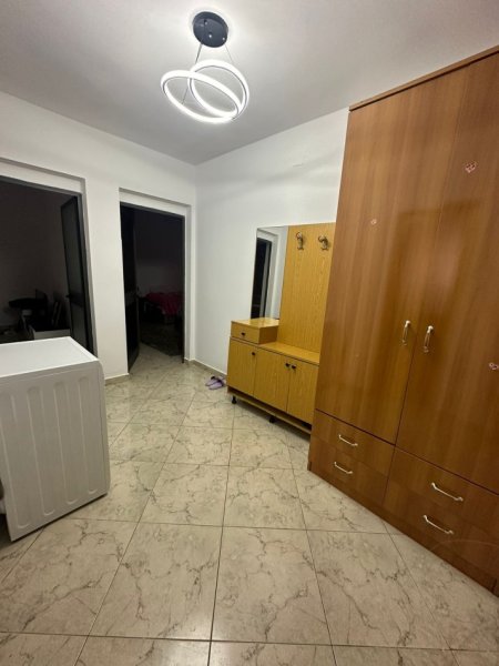 Tirane, jepet me qera apartament 1+1+Ballkon Kati 3, 64 m² 500 € (Myslym Shyri)