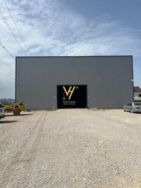 Tirane, jepet me qera magazine Kati 0, 600 m² 2.000 € (KAMEZ)