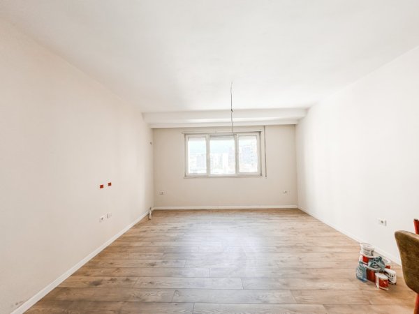 Tirane, jepet me qera apartament 2+1 Kati 6, 80 m² 800 € (qender)