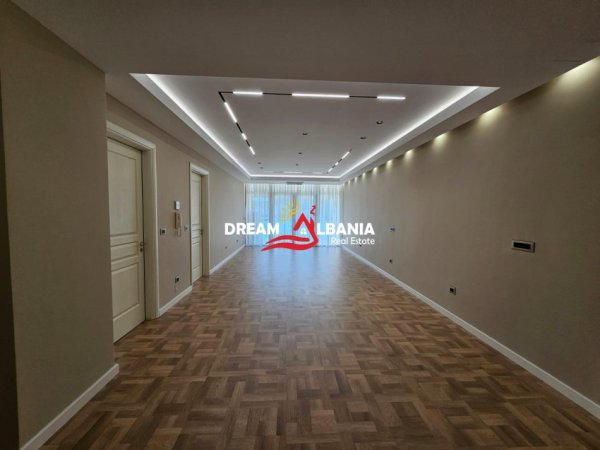 Tirane, jepet me qera zyre , 120 m² 1.800 € 