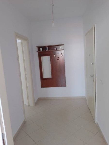 Tirane, shes apartament 2+1+Ballkon Kati 8, 95 m² (astir pas lokal artistit)