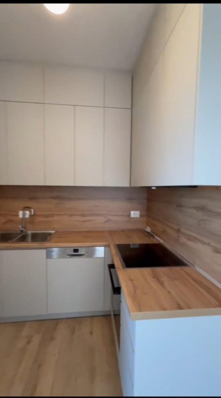 Tirane, jepet me qera apartament 1+1+Ballkon Kati 4, 73 m² 600 € (Don Bosko, Trio Tower Residence)