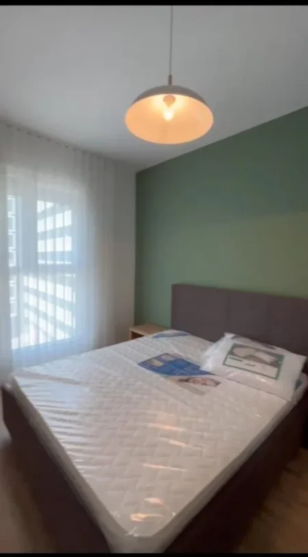 Tirane, jepet me qera apartament 1+1+Ballkon Kati 4, 73 m² 600 € (Don Bosko, Trio Tower Residence)