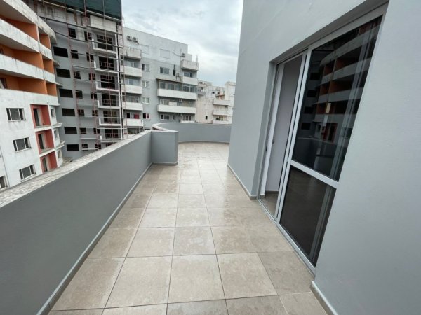 Tirane, shitet apartament 1+1 Kati 7, 77 m² 110.000 € (Pallatet e Verdha)
