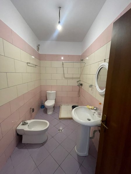 Tirane, shitet apartament 1+1 Kati 7, 77 m² 110.000 € (Pallatet e Verdha)