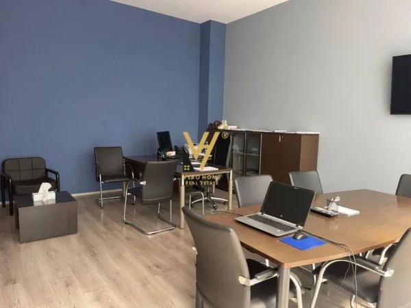 Tirane, jepet me qera zyre Kati 0, 300 m² 4.000 € (BLLOKU)