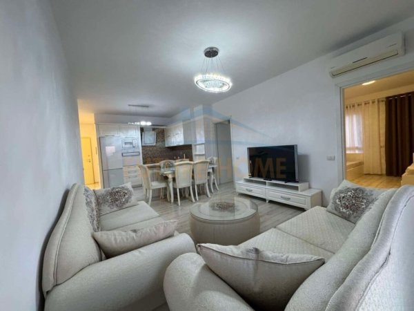Tirane, shes apartament 2+1+Ballkon Kati 5, 88 m² 248.000 € (Zogu i Zi)