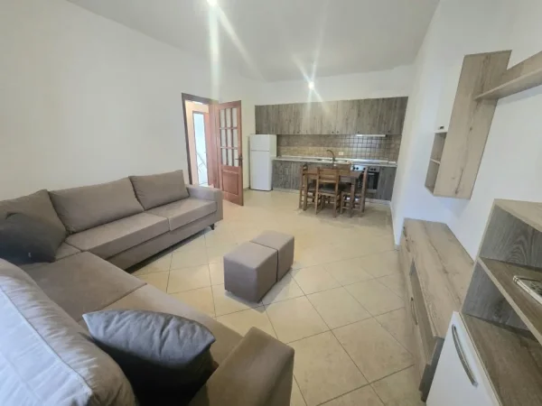 Tirane, jepet me qera apartament 1+1+Aneks+Ballkon Kati 5, 75 m² 550 € (stacioni i trenit)