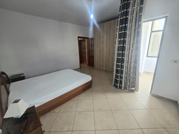 Tirane, jepet me qera apartament 1+1+Aneks+Ballkon Kati 5, 75 m² 550 € (5 maji)