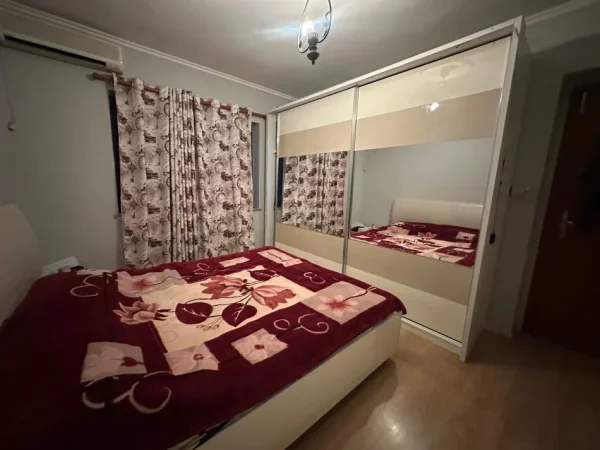 Tirane, jepet me qera apartament 3+1+Aneks Kati 2, 80 m² 500 € (rruga bardhyl)