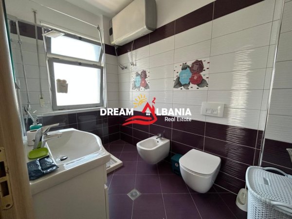 Tirane, jepet me qera apartament 3+1 , 135 m² 1.200 € 