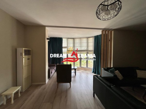 Tirane, jepet me qera apartament 3+1 , 135 m² 1.200 € 