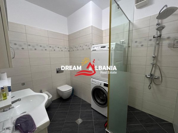 Tirane, jepet me qera apartament 3+1 , 135 m² 1.200 € 