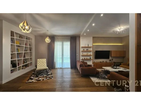Tirane, shes apartament 3+1+2 , 230 m² 414.000 € (Kopshti Botanik Zoologjik)