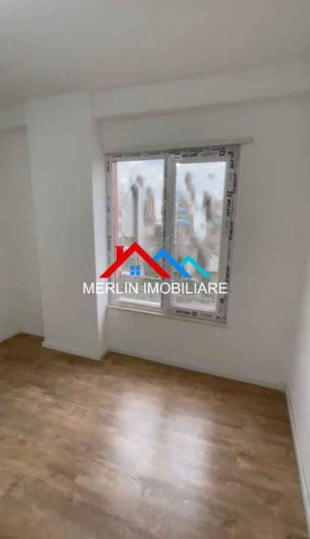 Tirane, jepet me qera apartament 1+1+Ballkon Kati 1, 45 m² 400 € (RRUGA DAVID SELENICA,SELITE)