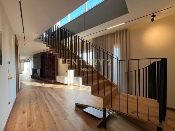 Tirane, shes apartament 3+1+3 , 400 m² 1.200.000 € (Sheshi Skënderbej (Qendër))