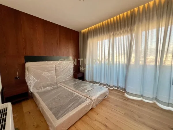 Tirane, shes apartament 3+1+3 , 400 m² 1.200.000 € (Sheshi Skënderbej (Qendër))