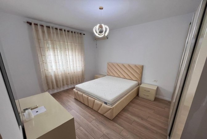 Tirane, jepet me qera apartament 2+1 Kati 4, 67 m² 50.000 € (Ring Center, Zogu Zi)