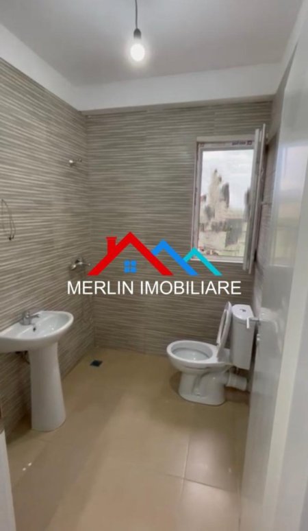 Tirane, jepet me qera apartament 1+1+Ballkon Kati 1, 45 m² 400 € (RRUGA DAVID SELENICA,SELITE)