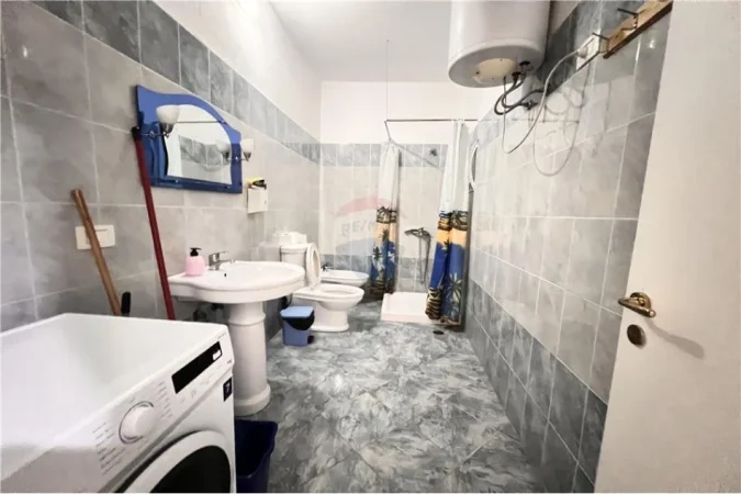 Vlore, shitet apartament 1+1+Ballkon , 78 m² 108.000 € (Blv.Ismail Qemali)