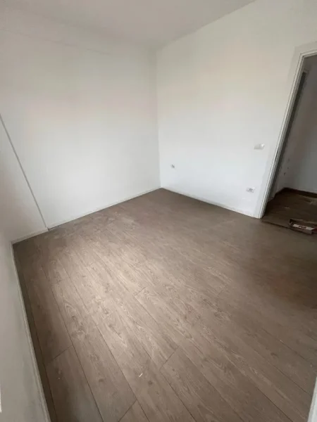 Tirane, shitet apartament 1+1+Ballkon , 49 m² 75.000 € (Selite)