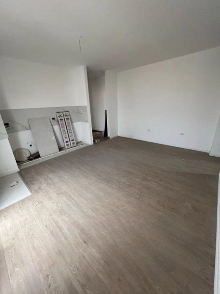 Tirane, shitet apartament 1+1+Ballkon , 49 m² 75.000 € (Selite)