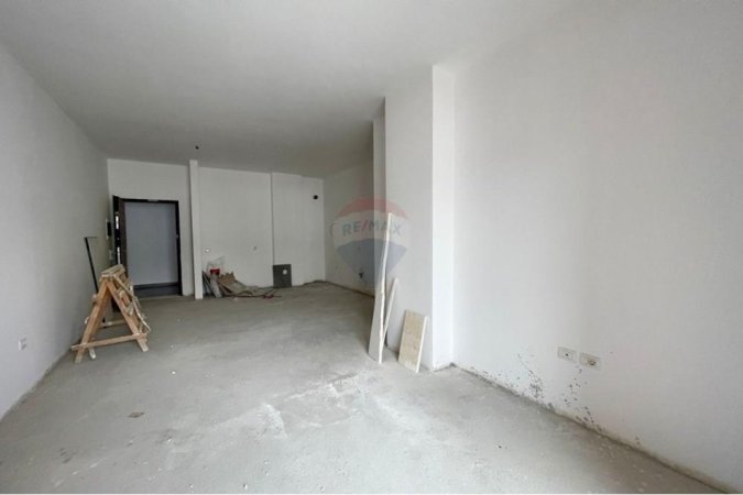 Tirane, shitet apartament 2+1+Ballkon Kati 7, 128 m² 115.000 € (Kamez)