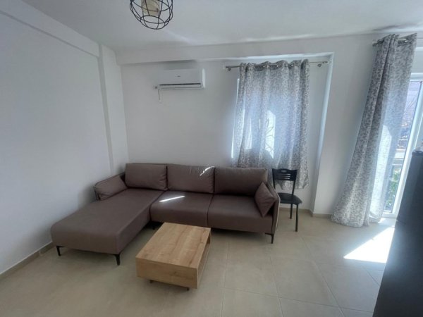 Tirane, jepet me qera apartament 2+1 Kati 0, 90 m² 350 € (“Shinat e Trenit”)