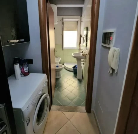 Tirane, jepet me qera apartament 1+1 Kati 2, 50 m² 400 € (Kopshti Botanik)