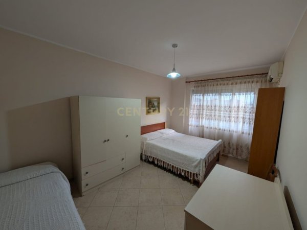 Tirane, jepet me qera apartament 3+1+Ballkon Kati 7, 125 m² 900 € (rrugen e Kavajes)