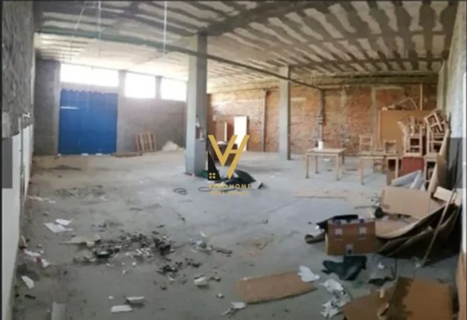 Tirane, jepet me qera magazine Kati 0, 1.100 m² 1.200 € (TUFINE)