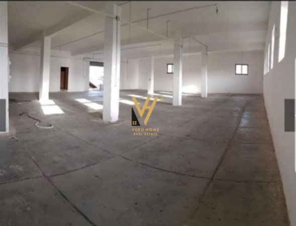 Tirane, jepet me qera magazine Kati 0, 1.100 m² 1.200 € (TUFINE)