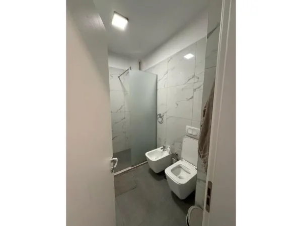 Tirane, jepet me qera apartament 1+1 Kati 8, 46 m² 550 € (Don Bosko)